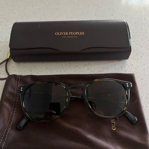 Oliver Peoples Finley Esq. Son